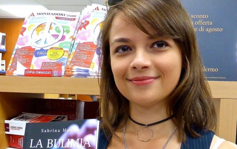 Sabrina Monno: �Le mie poesie una cura per chi abusa della propria immagine�